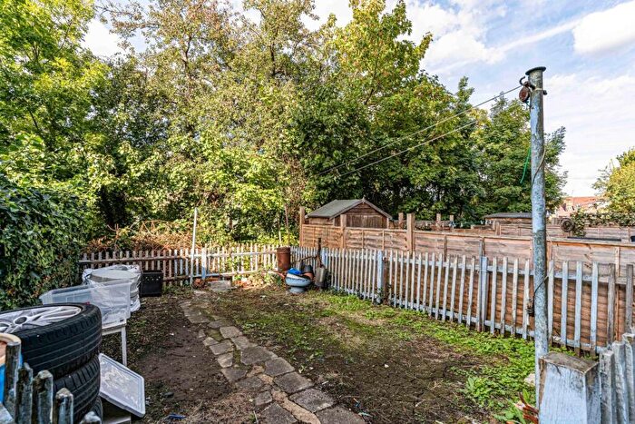 2 Bedroom Flat For Sale In Greystead Road, London, SE23