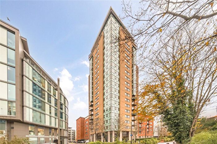 2 Bedroom Flat For Sale In Burford Wharf Apartments, Cam Road, London, E15