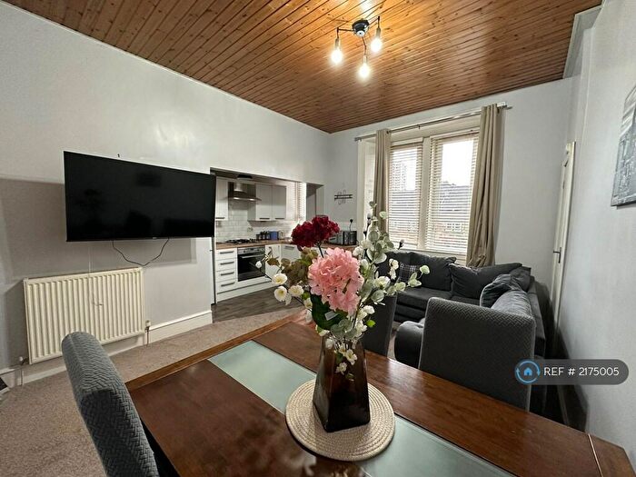 3 Bedroom Flat To Rent In Copland Road, Glasgow, G51