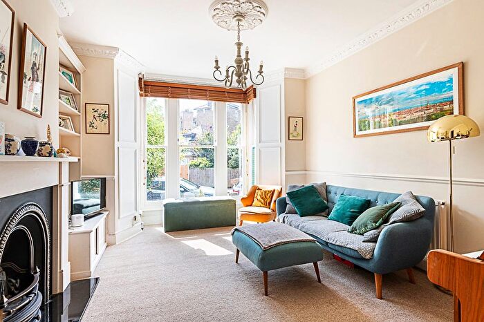 3 Bedroom Flat To Rent In Finsbury Park, N4