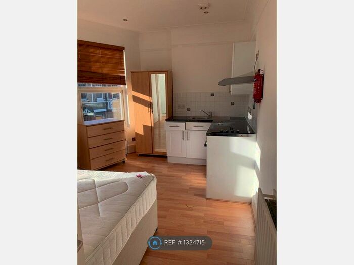 Studio To Rent In Riffel Road, London NW2
