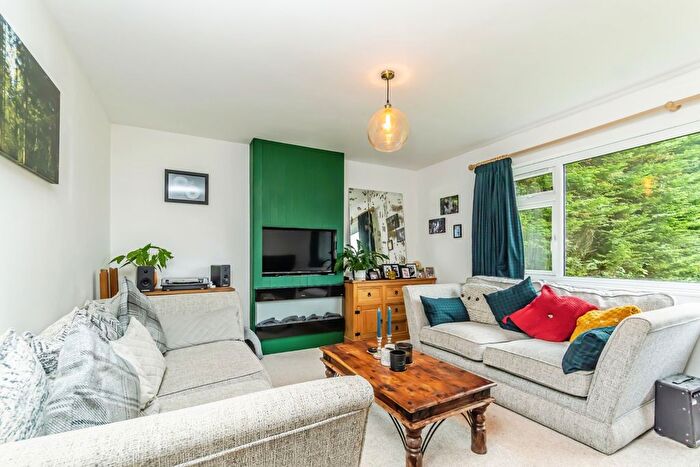 2 Bedroom Flat For Sale In Newstead House, Markfield Road, Caterham, Surrey, CR3