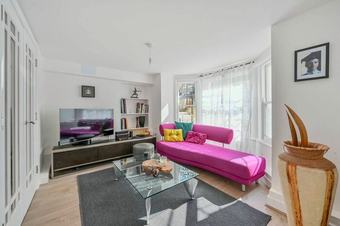 1 Bedroom Flat For Sale In Hadyn Park Road, Shepherd's Bush, London, W12
