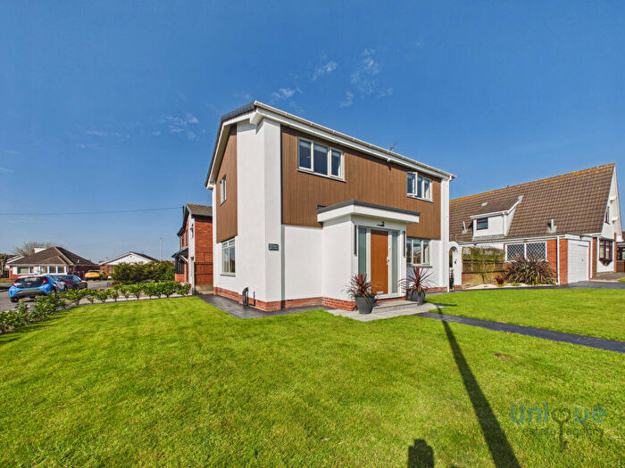 4 Bedroom Detached House For Sale In Nairn Close, Blackpool, FY4