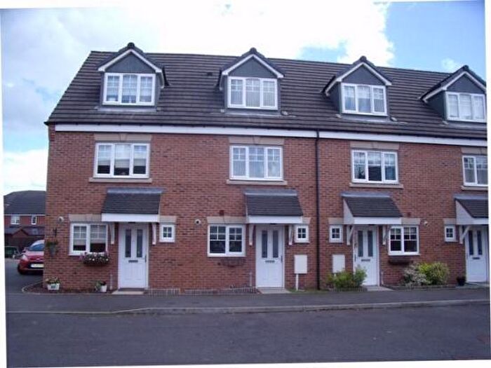 3 Bedroom Town House To Rent In Thompson Avenue, Tamworth, B77