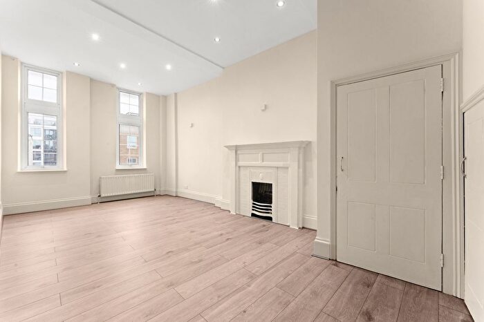 2 Bedroom Flat To Rent In Commercial Road, Whitechapel, E1