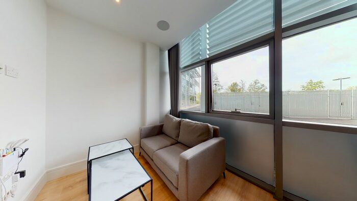 Studio To Rent In Station Road, Addlestone, KT15