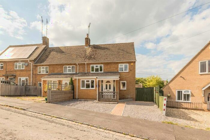 2 Bedroom End Of Terrace House For Sale In Quarry Close, Enstone, OX7