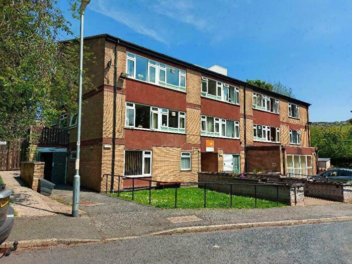 1 Bedroom Apartment To Rent In Scott Street, Todmorden, West Yorkshire, OL14