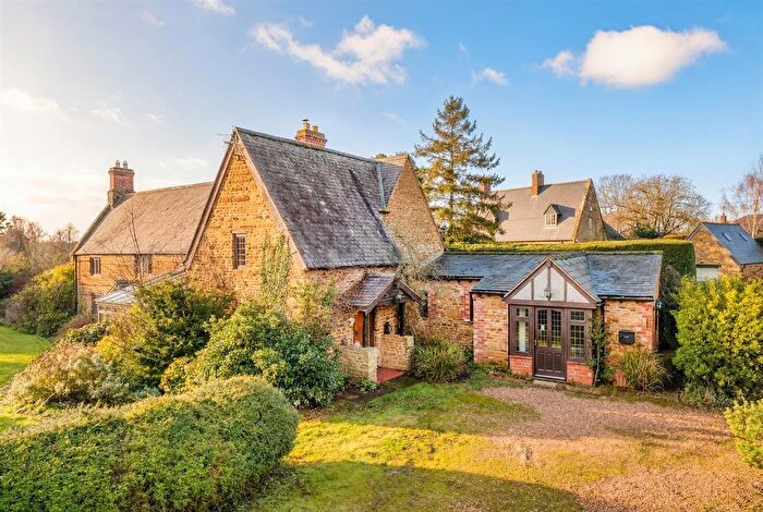 4 Bedroom Detached House For Sale In North Street, Mears Ashby, Northampton, NN6