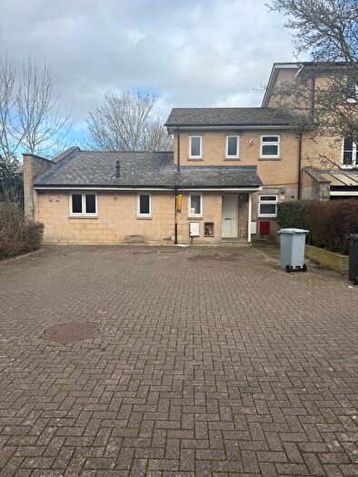 2 Bedroom Flat To Rent In Corn Bar, Witney, OX28
