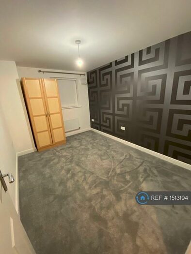 1 Bedroom Flat To Rent In Sovereign Place, Hatfield, AL9