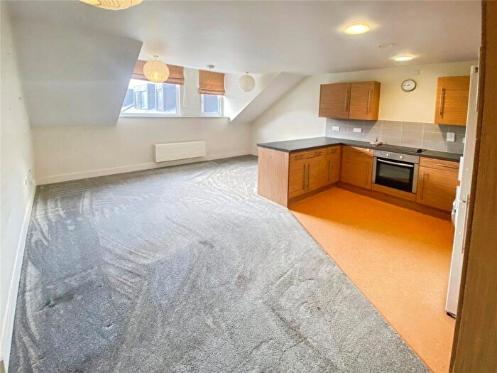 2 Bedroom Flat For Sale In Hall Farm Road, Swadlincote, Derbyshire, DE11