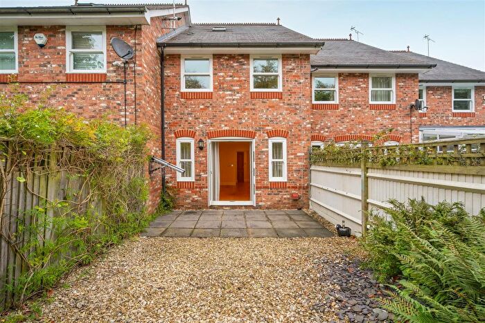 3 Bedroom Terraced House For Sale In Bowden Road, Sunninghill, SL5