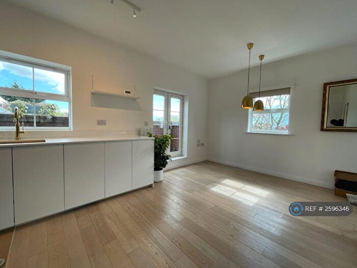 1 Bedroom Flat To Rent In Bramley Hill, Ipswich, IP4