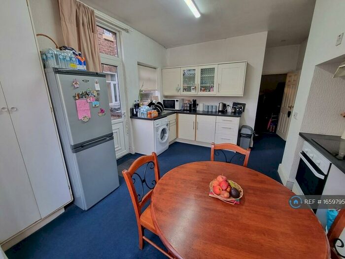 1 Bedroom Flat To Rent In Barton Road, Stretford, Manchester, M32