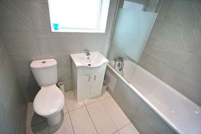 5 Bedroom End Of Terrace House To Rent In Sunleigh Road, Wembley, Middlesex, HA0