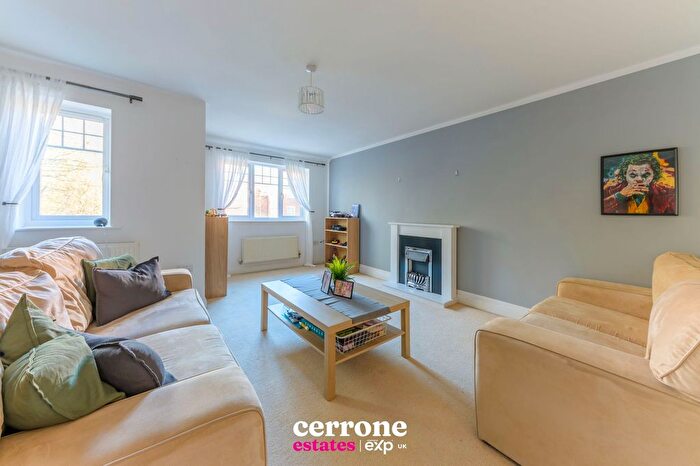 3 Bedroom End Of Terrace House For Sale In Hedgerow Close, Greenlands, Redditch, B98