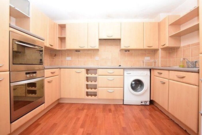 2 Bedroom Flat To Rent In Royal Plaza, Sheffield, S1