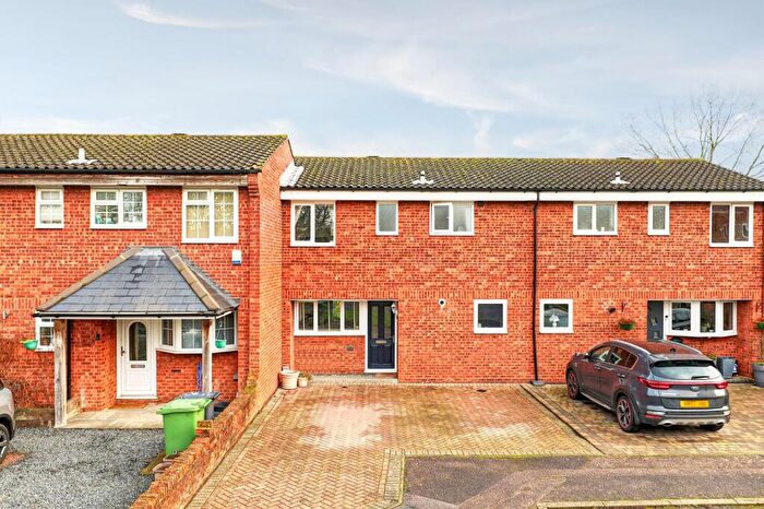 3 Bedroom Terraced House For Sale In Valence Drive, Cheshunt, EN7