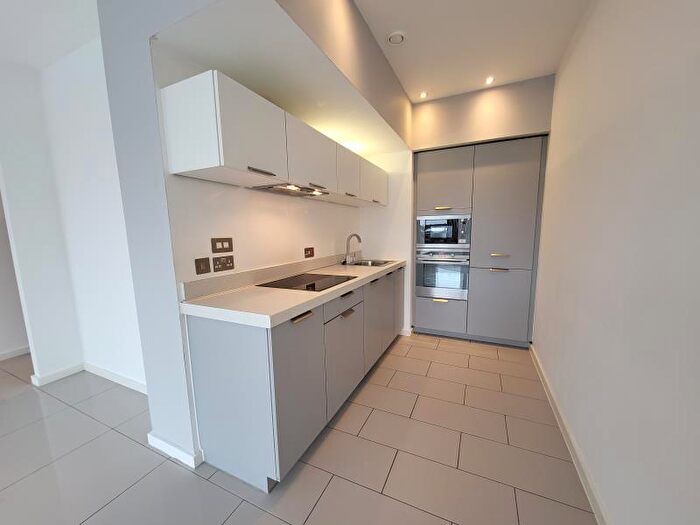 1 Bedroom Apartment To Rent In Apt . :: Ice Plant, M4
