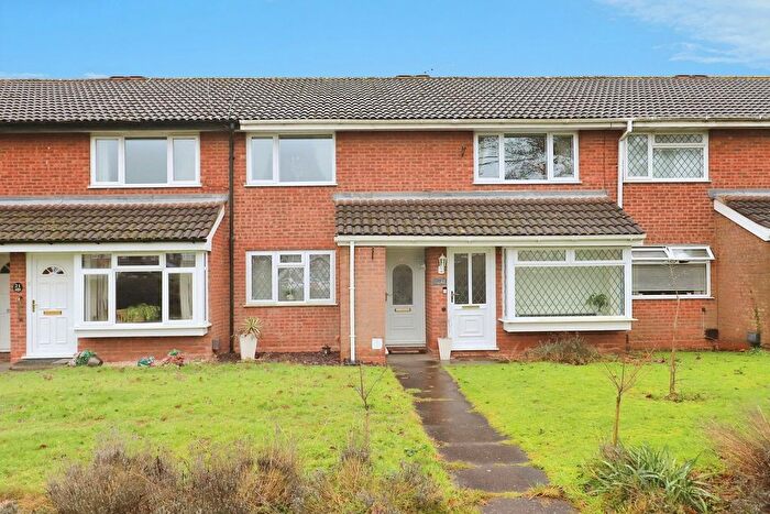 2 Bedroom Maisonette For Sale In Lowry Close, Wolverhampton, Staffordshire, WV6