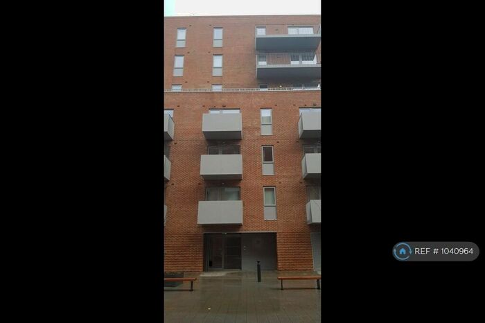 2 Bedroom Flat To Rent In The Metalworks, Slough, SL2