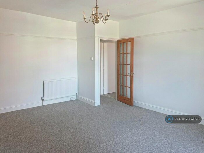 1 Bedroom Flat To Rent In Belmont House, Swindon, SN1