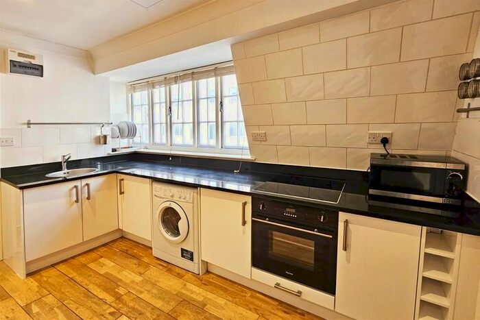 Studio To Rent In Alie Street, Aldgate, London, E1