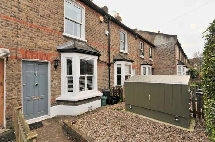 2 Bedroom Cottage To Rent In Beverley Path, Barnes, SW13