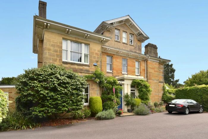 3 Bedroom Flat To Rent In Pembury Road, Tunbridge Wells, TN2