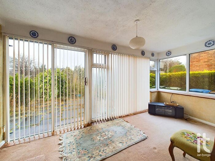 3 Bedroom Detached Bungalow For Sale In Manifold Drive, High Lane, Stockport, SK6