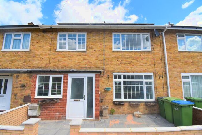 3 Bedroom Terraced House To Rent In Bracondale Road London, SE2