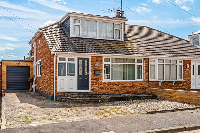 4 Bedroom Semi-Detached House For Sale In Wren Close, Leigh-On-Sea, SS9