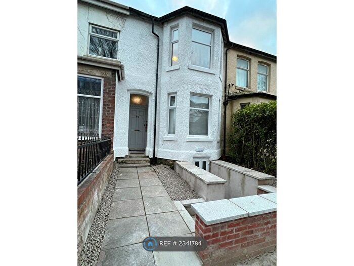 2 Bedroom Flat To Rent In St Andrews Road North, Lytham St Annes, FY8