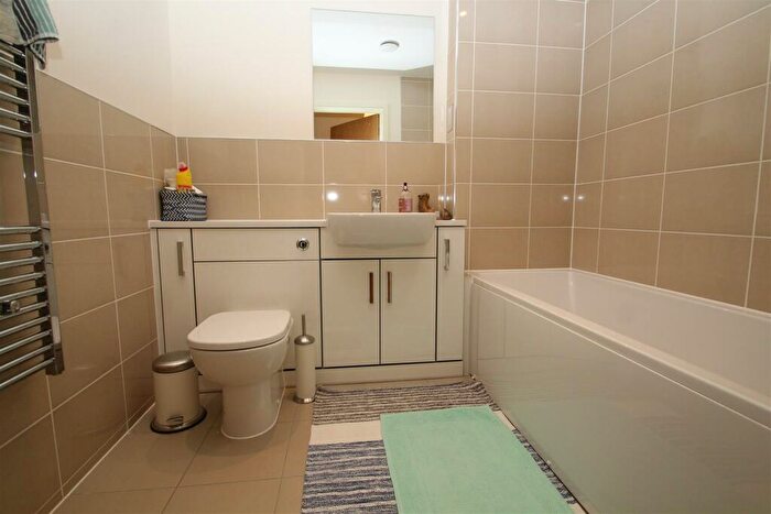 2 Bedroom Apartment To Rent In Walk Of Station, High Wycombe, HP13