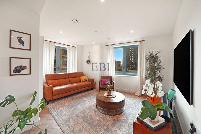 2 Bedroom Flat For Sale In Skyline Apartments, Makers Yard, Bromley-By-Bow, E3