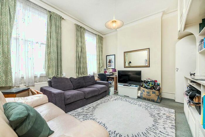 1 Bedroom Apartment To Rent In Chalk Farm Road, Chalk Farm, London, NW1