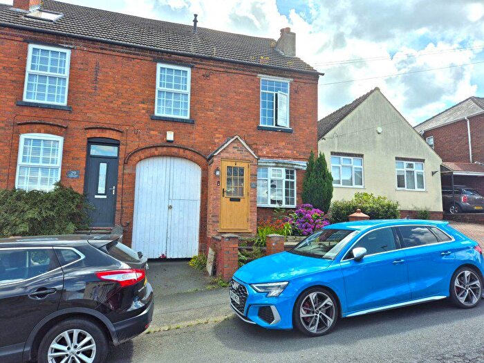 3 Bedroom Semi-Detached House To Rent In Windsor Road, Halesowen, B63