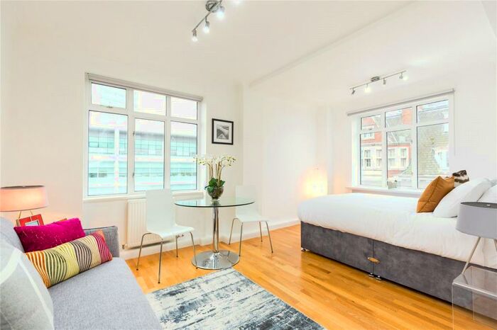 Apartment To Rent In Warren Court, Euston, London, NW1
