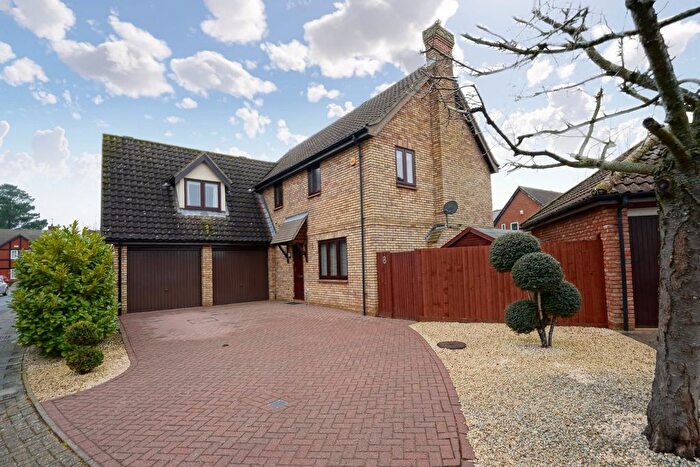 4 Bedroom Detached House For Sale In Snowy Way, Hartford, Huntingdon, PE29