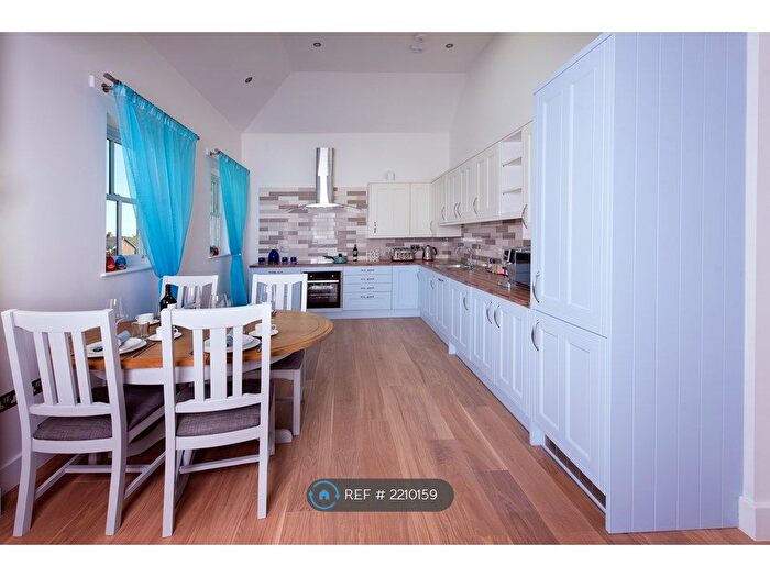 4 Bedroom Flat To Rent In Beechwood House, Headington, Oxford, OX3