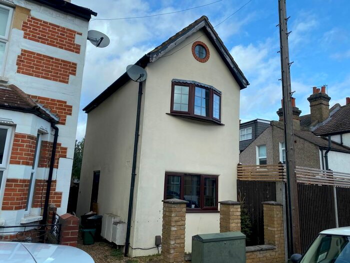 1 Bedroom Detached House To Rent In Heathfield Road, Bromley BR1