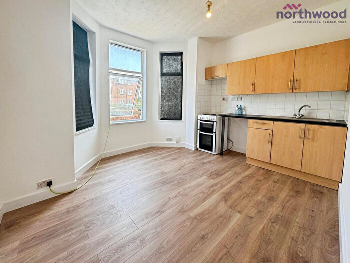 1 Bedroom Flat To Rent In Cobbett Road, SO18