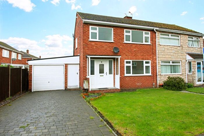 3 Bedroom Semi-detached House To Rent In Broadway Avenue, Telford, TF2
