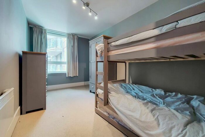 2 Bedroom Flat To Rent In St George Wharf, Vauxhall, London, SW8