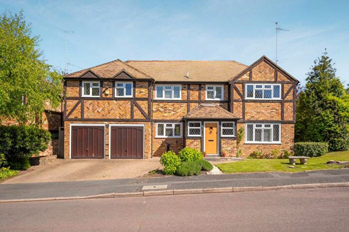 5 Bedroom Detached House For Sale In Leycester Close, Windlesham, GU20