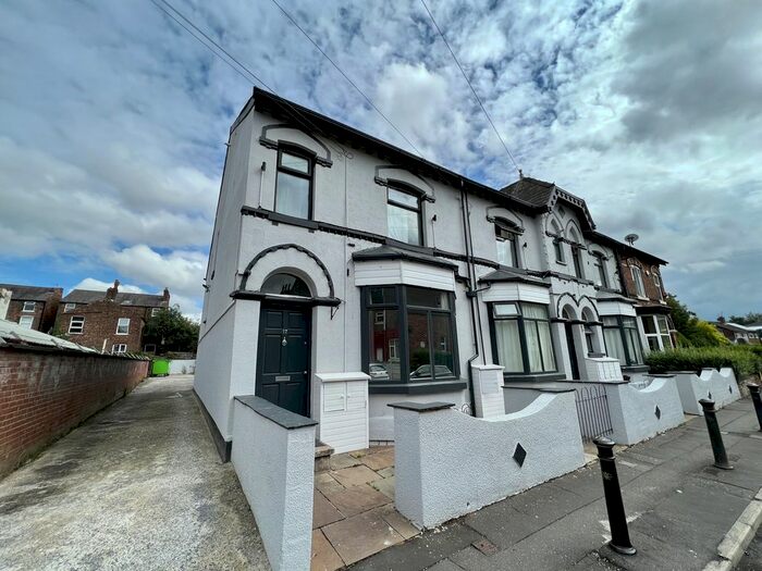 2 Bedroom Flat To Rent In Egerton Crescent, Manchester, M20