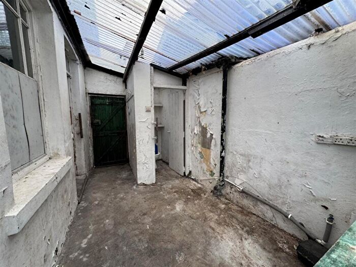 4 Bedroom Detached House For Sale In Banwen Place, Lower Brynamman, Ammanford, SA18