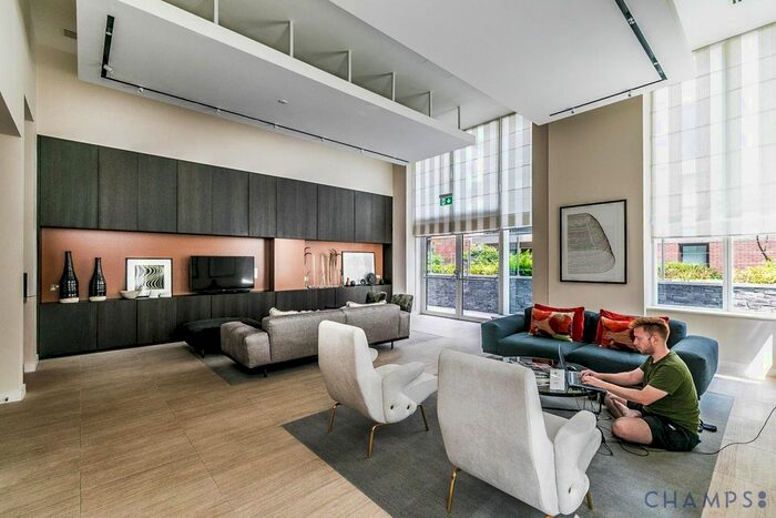 2 Bedroom Flat To Rent In Skyline Apartments, Woodberry Down, N4